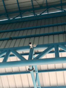 Dalam era digital seperti sekarang, kebutuhan akan internet cepat dan stabil menjadi kebutuhan utama baik untuk rumah tangga maupun bisnis. Fiber optik menjadi solusi terbaik untuk menjawab kebutuhan ini karena mampu memberikan koneksi internet yang jauh lebih cepat dibandingkan teknologi kabel tradisional. Gumilang Nusantara hadir sebagai mitra terpercaya dalam memberikan layanan jasa instalasi fiber optik Jakarta, Surabaya, Semarang, dan berbagai kota besar lainnya di Indonesia. Layanan Unggulan Gumilang Nusantara 1. Jasa Instalasi Fiber Optik Jakarta Kami memahami betapa pentingnya konektivitas di ibu kota. Dengan pengalaman bertahun-tahun, Gumilang Nusantara menawarkan layanan instalasi fiber optik yang andal, baik untuk gedung perkantoran, apartemen, maupun area residensial di Jakarta. 2. Instalasi Fiber Optik Surabaya Sebagai kota besar kedua di Indonesia, Surabaya memerlukan layanan fiber optik berkualitas tinggi untuk mendukung perkembangan bisnis dan aktivitas digital masyarakatnya. Gumilang Nusantara siap menjadi solusi instalasi fiber optik terbaik di Surabaya. 3. Pasang Fiber Optik Semarang Kami juga melayani pemasangan fiber optik di Semarang dengan teknologi terkini yang mendukung kecepatan dan stabilitas jaringan internet Anda. Gumilang Nusantara memastikan instalasi dilakukan dengan standar profesional untuk kebutuhan bisnis maupun rumah tangga. 4. Harga Instalasi Fiber Optik Kompetitif Kami menawarkan harga instalasi fiber optik yang bersaing tanpa mengorbankan kualitas. Dengan berbagai paket yang fleksibel, Anda dapat memilih layanan yang sesuai dengan kebutuhan dan anggaran Anda. 5. Fiber Optik untuk Bisnis Koneksi internet cepat adalah kunci sukses bisnis modern. Gumilang Nusantara menyediakan solusi fiber optik khusus untuk bisnis, mulai dari UMKM hingga perusahaan besar. Dengan koneksi stabil dan cepat, operasional bisnis Anda akan lebih efisien. Mengapa Memilih Gumilang Nusantara sebagai Kontraktor Fiber Optik Anda? Berpengalaman dan Terpercaya: Dengan tim profesional yang berpengalaman, kami telah menyelesaikan berbagai proyek instalasi fiber optik di seluruh Indonesia. Teknologi Terkini: Kami menggunakan peralatan canggih dan metode instalasi terbaru untuk memastikan hasil terbaik bagi pelanggan. Layanan Terintegrasi: Gumilang Nusantara tidak hanya memasang tetapi juga memberikan layanan konsultasi, perawatan, dan perbaikan jaringan fiber optik. Pelayanan Cepat dan Efisien: Kami memahami pentingnya waktu Anda, sehingga proses instalasi dilakukan secara cepat tanpa mengurangi kualitas. Dukungan Pelanggan 24/7: Tim kami selalu siap membantu kapan pun Anda memerlukan bantuan atau konsultasi terkait jaringan fiber optik Anda. Internet Fiber Optik Cepat untuk Masa Depan Digital Anda instalasi fiber optik di Bogor